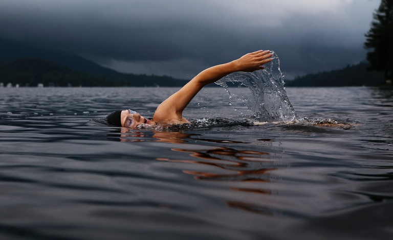 Méthos - Swimming <em>&</em> the relationship to water